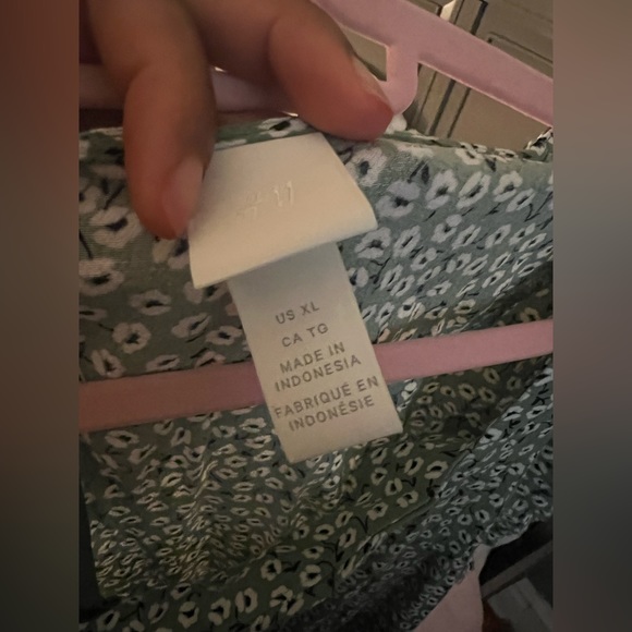 Spilt dress - Picture 2 of 3